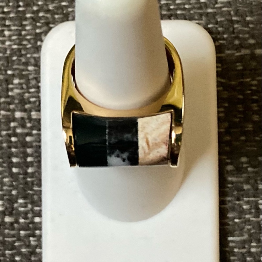 J. CREW Ring in Size 6 Excellent Condition Size 6